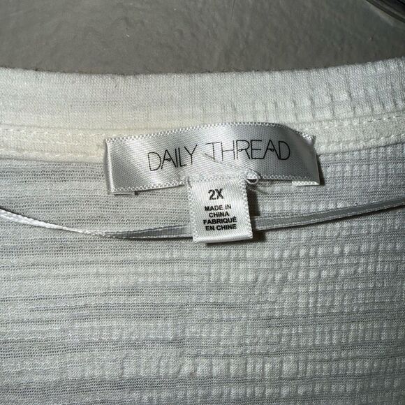 Daily Thread White V-Neck Long Sleeve Textured Top 2X #723 - Picture 3 of 5